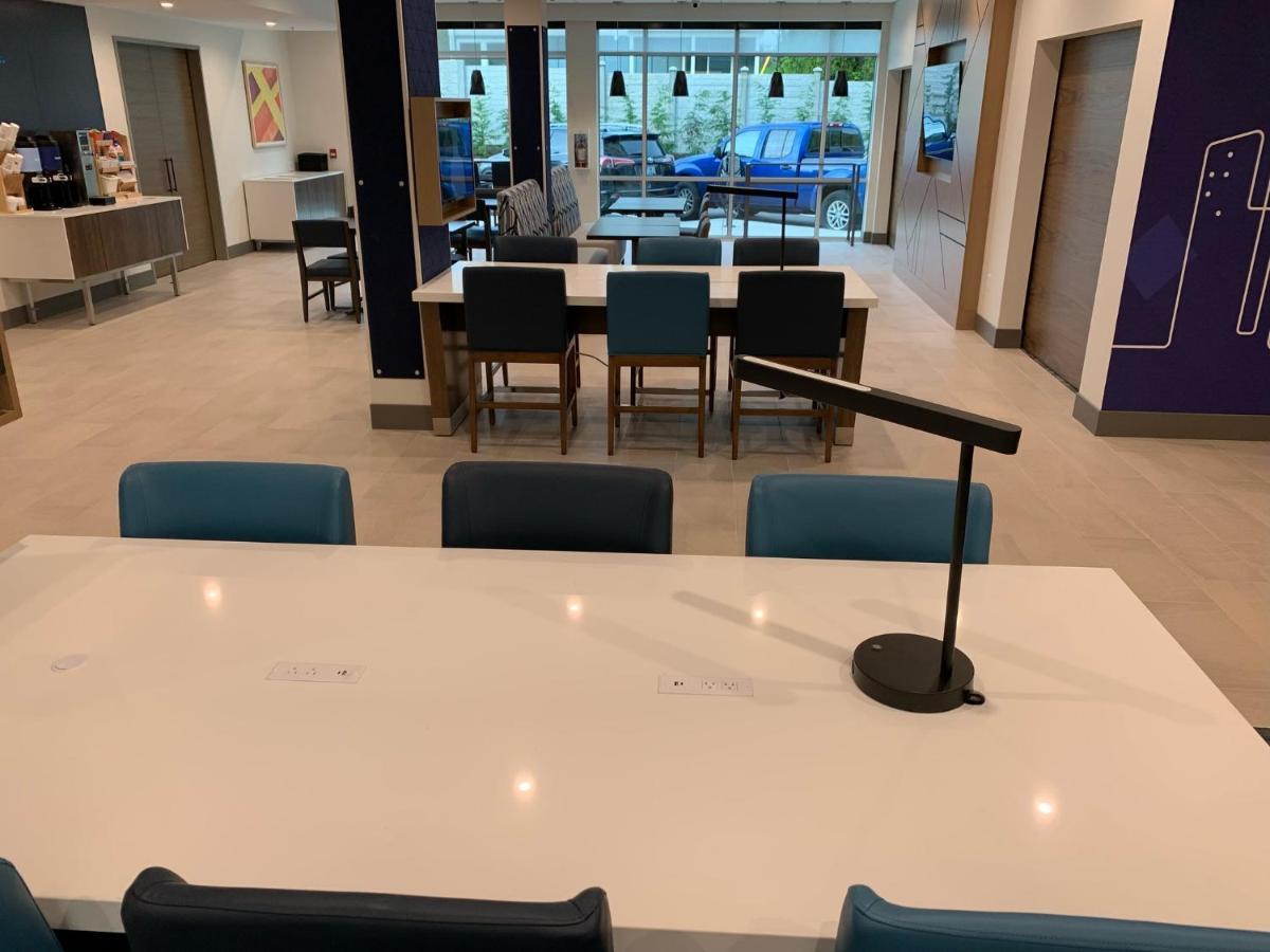 Holiday Inn Express & Suites - Courtenay - Comox By Ihg Zewnętrze zdjęcie